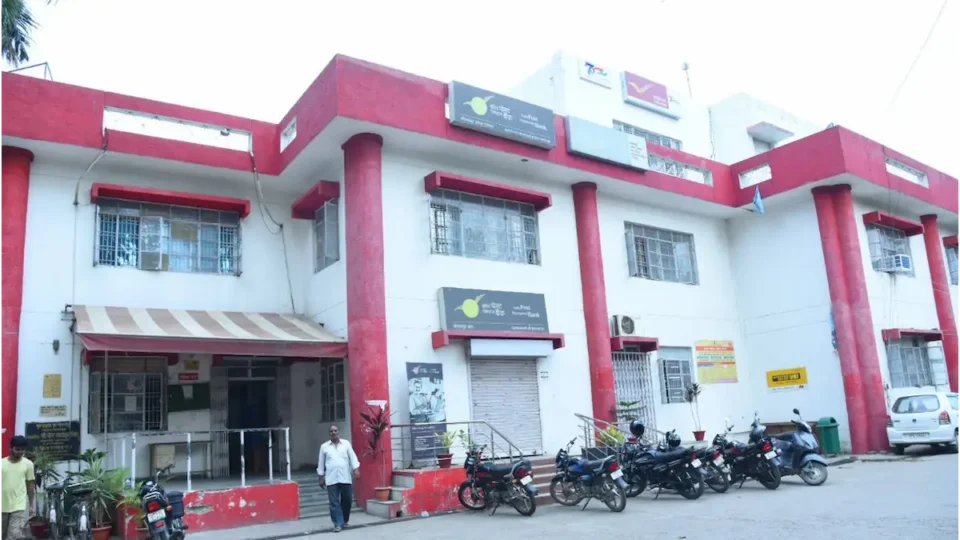 डाक विभाग का सर्वर हुआ ठप! स्पीड पोस्ट से लेकर पैसे निकालने तक, ग्राहकों को लौटना पड़ा निराश