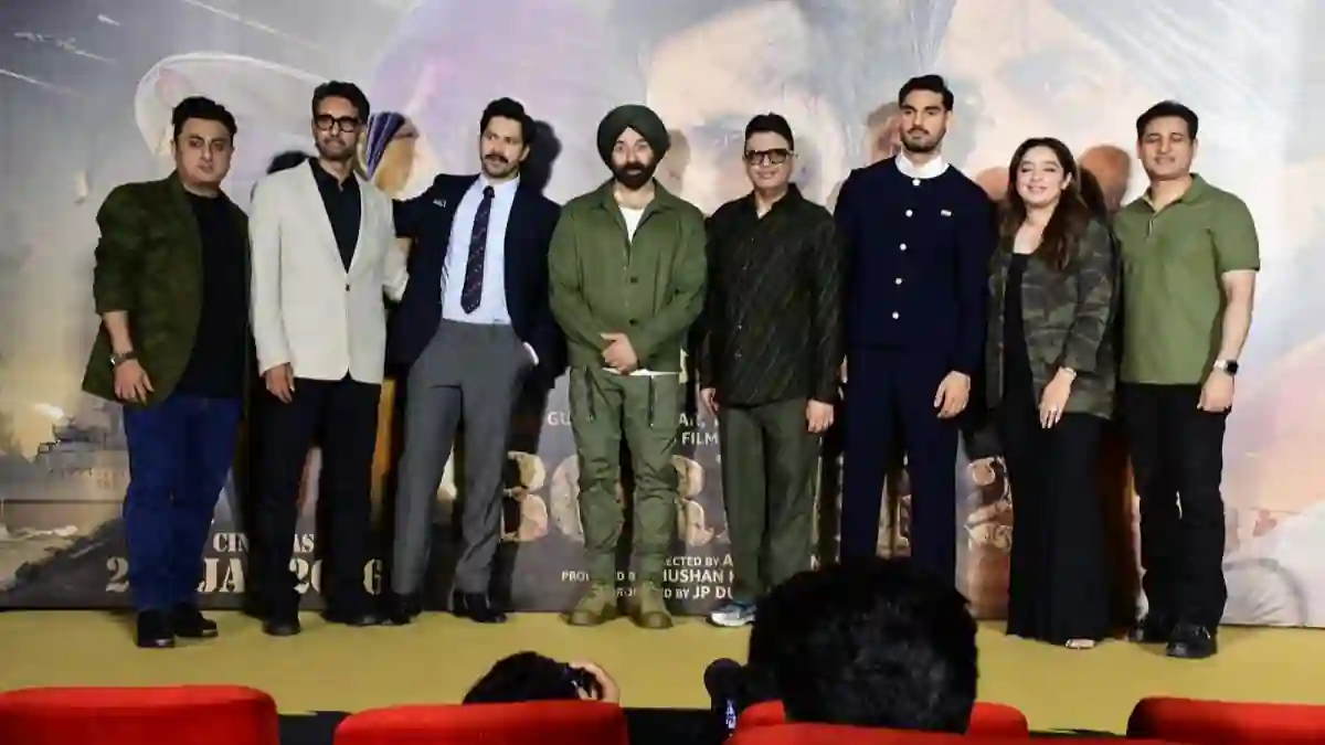 Border 2 Teaser Launch: पिता धर्मेंद्र के निधन के बाद पहली बार दिखे सनी देओल, इवेंट में रो पड़े 'तारा सिंह' Border 2 Teaser Launch: पिता धर्मेंद्र के निधन के बाद पहली बार दिखे सनी देओल, इवेंट में रो पड़े ‘तारा सिंह’