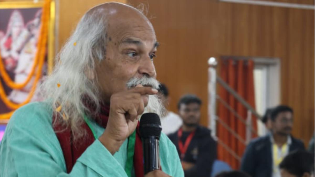 MMMUT में 'टेक सृजन 2026' का भव्य आगाज़, पद्मश्री प्रो. एचसी वर्मा बने मुख्य अतिथि MMMUT में 'टेक सृजन 2026' का भव्य आगाज़, पद्मश्री प्रो. एचसी वर्मा बने मुख्य अतिथि