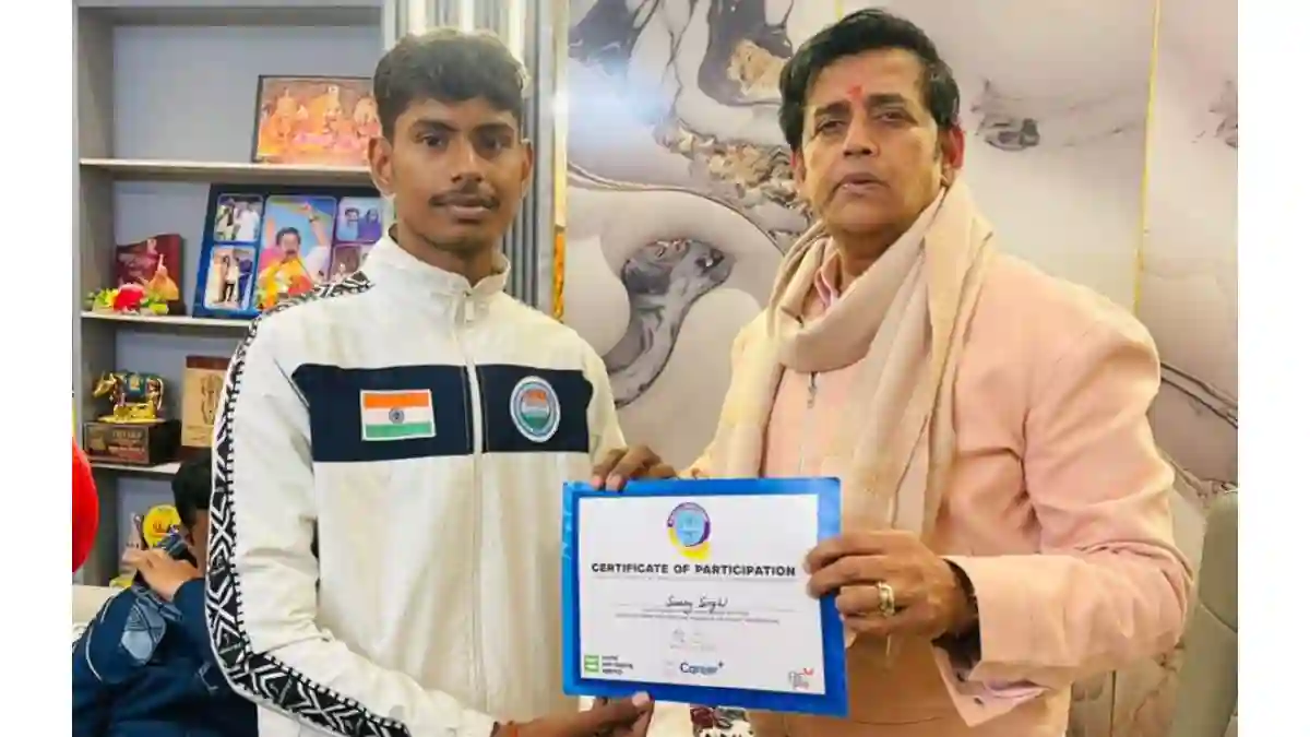 गोरखपुर: बेटियों को 'फौलाद' बनने की ट्रेनिंग देने वाले सनी सिंह का सम्मान, सांसद रवि किशन ने दी शाबाशी गोरखपुर: बेटियों को ‘फौलाद’ बनने की ट्रेनिंग देने वाले सनी सिंह का सम्मान, सांसद रवि किशन ने दी शाबाशी