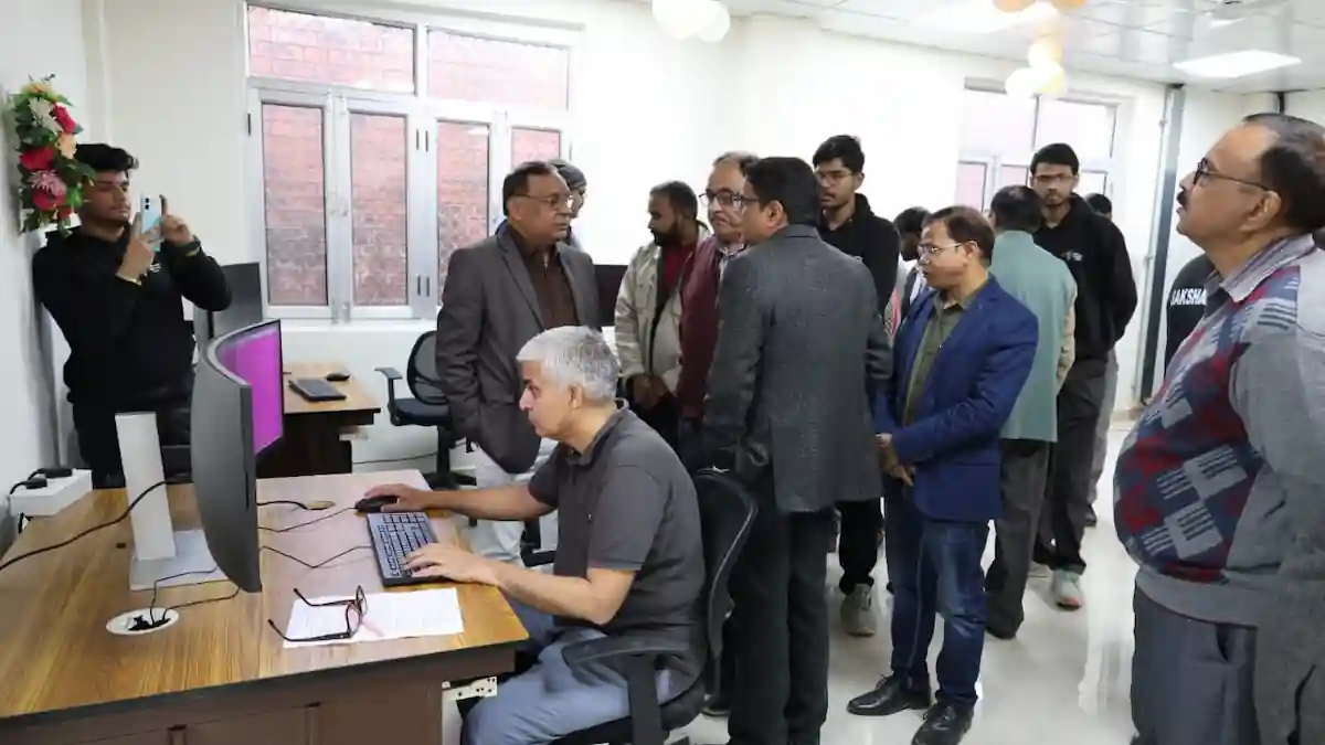 MMMUT में ₹2.97 करोड़ की 'AI लैब' शुरू: कुलपति प्रो. सैनी ने किया उद्घाटन, छात्रों को मिलेंगे नए अवसर MMMUT में ₹2.97 करोड़ की ‘AI लैब’ शुरू: कुलपति प्रो. सैनी ने किया उद्घाटन, छात्रों को मिलेंगे नए अवसर