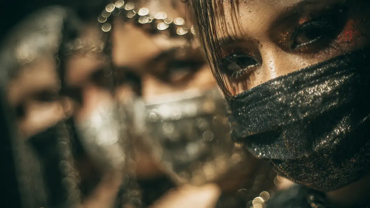 वाराणसी: शक्ति शिखा अपार्टमेंट के दो फ्लैट में चल रहा था सेक्स रैकेट, पूर्व मेयर प्रत्याशी के पति ने किराये पर दिया था फ्लैट