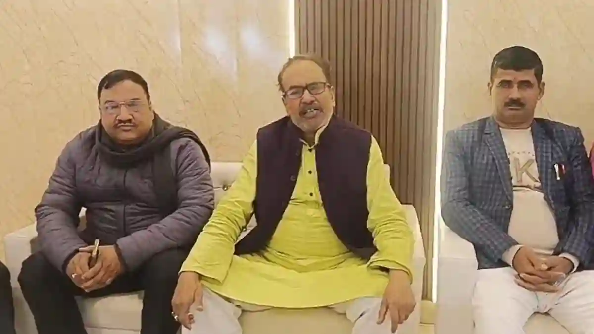 Gorakhpur News: पुरानी पेंशन के लिए कर्मचारियों का हल्लाबोल, 1 जनवरी से अंतरिम राहत देने की उठी मांग