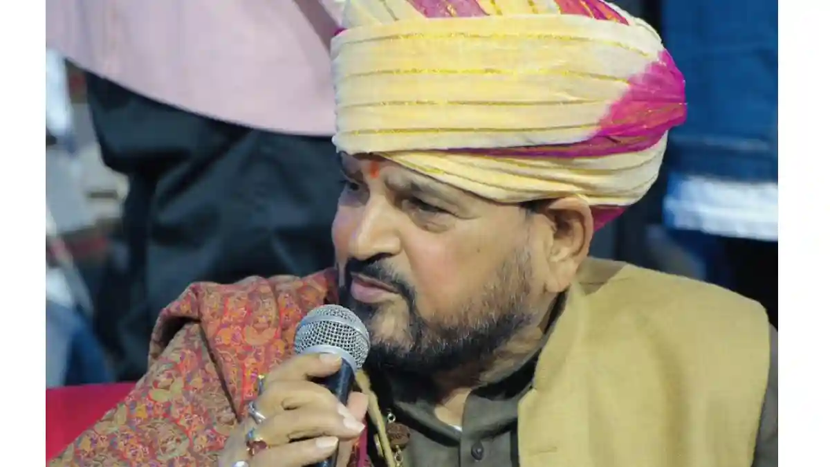 जिस कमरे में बिना बिजली-पंखे के बीते 4 साल, उसे देख भावुक हुए बृजभूषण सिंह, कहा-यहीं तपकर बना सोना