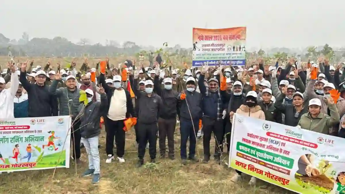 गोरखपुर में स्वच्छता की सर्जिकल स्ट्राइक: 40 एकड़ इलाका हुआ चकाचक, रामगढ़ ताल से एकला तक चला अभियान गोरखपुर में स्वच्छता की सर्जिकल स्ट्राइक: 40 एकड़ इलाका हुआ चकाचक, रामगढ़ ताल से एकला तक चला अभियान