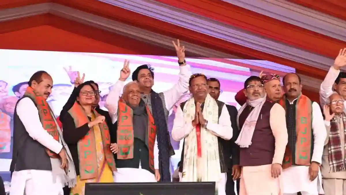 गोरखपुर में पंकज चौधरी का भव्य स्वागत, एयरपोर्ट से लेकर सिंघड़िया तक पार्टी ने मनाया जश्न