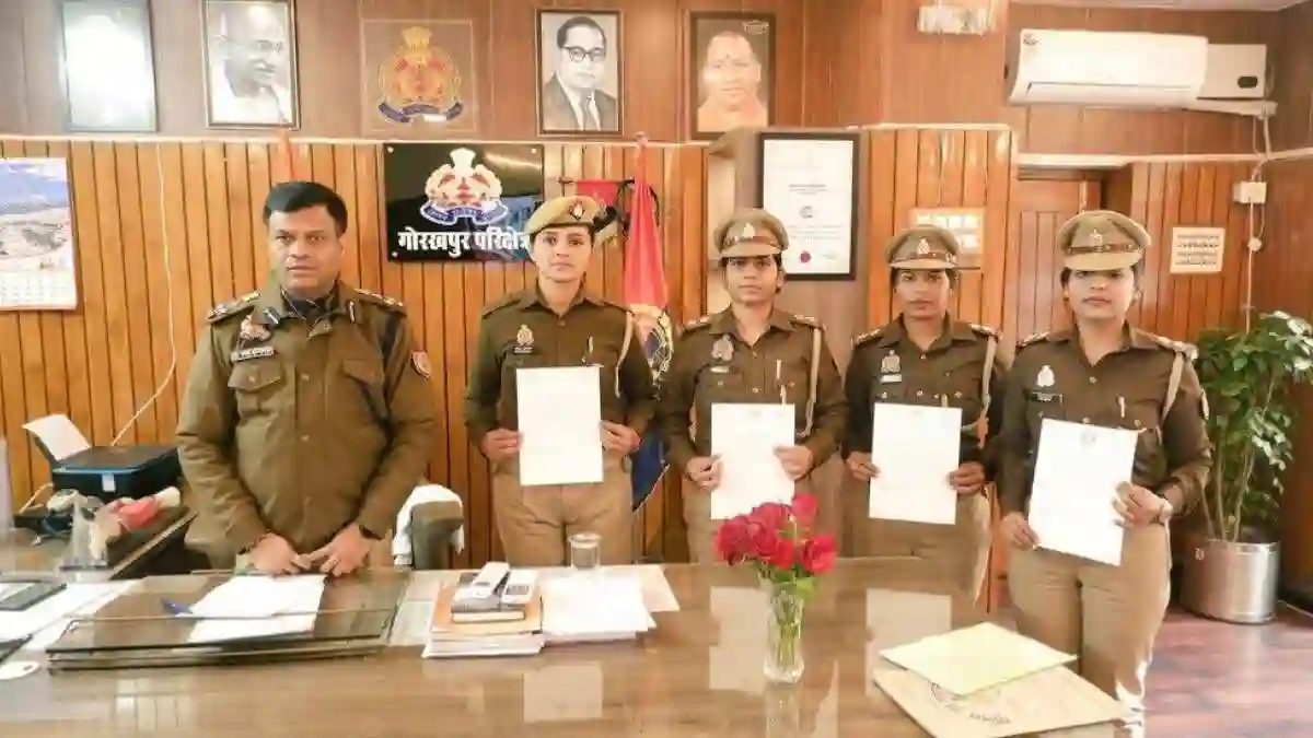 गोरखपुर न्यूज़: मिशन शक्ति में बेहतर काम करने वाले 6 पुलिसकर्मी सम्मानित, डीआईजी ने बढ़ाया हौसला