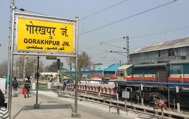 गोरखपुर-आनन्द विहार के बीच होली स्पेशल ट्रेन का शेड्यूल यहां जानें